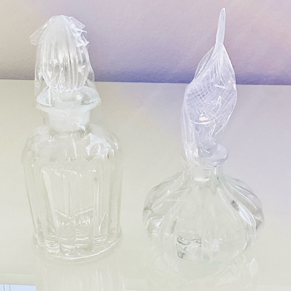 Vintage Perfume Vanity Glass Decor Bottles With Stopper - Picture 3 of 3